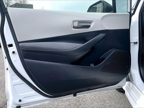 Used 2022 Toyota Corolla LE image 21