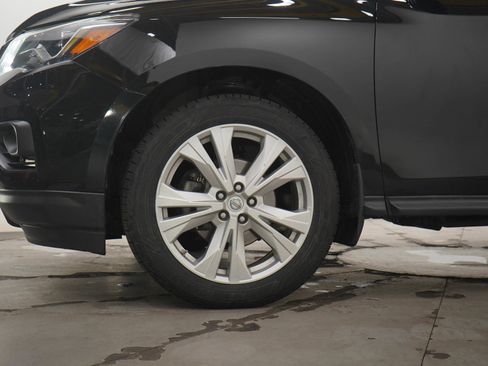 Used 2018 Nissan Pathfinder SL w/ SL Premium Package image 30