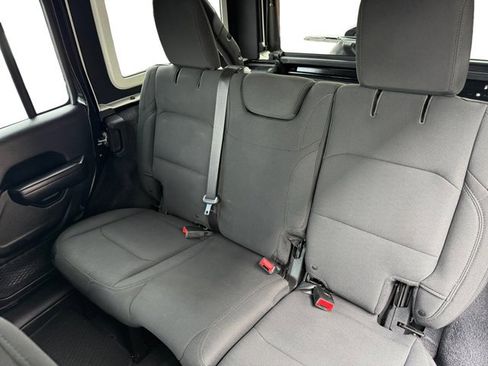 Used 2018 Jeep Wrangler Unlimited Sport S image 11