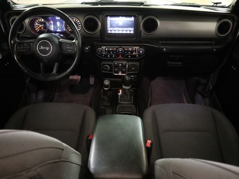 Used 2021 Jeep Gladiator Sport image 15