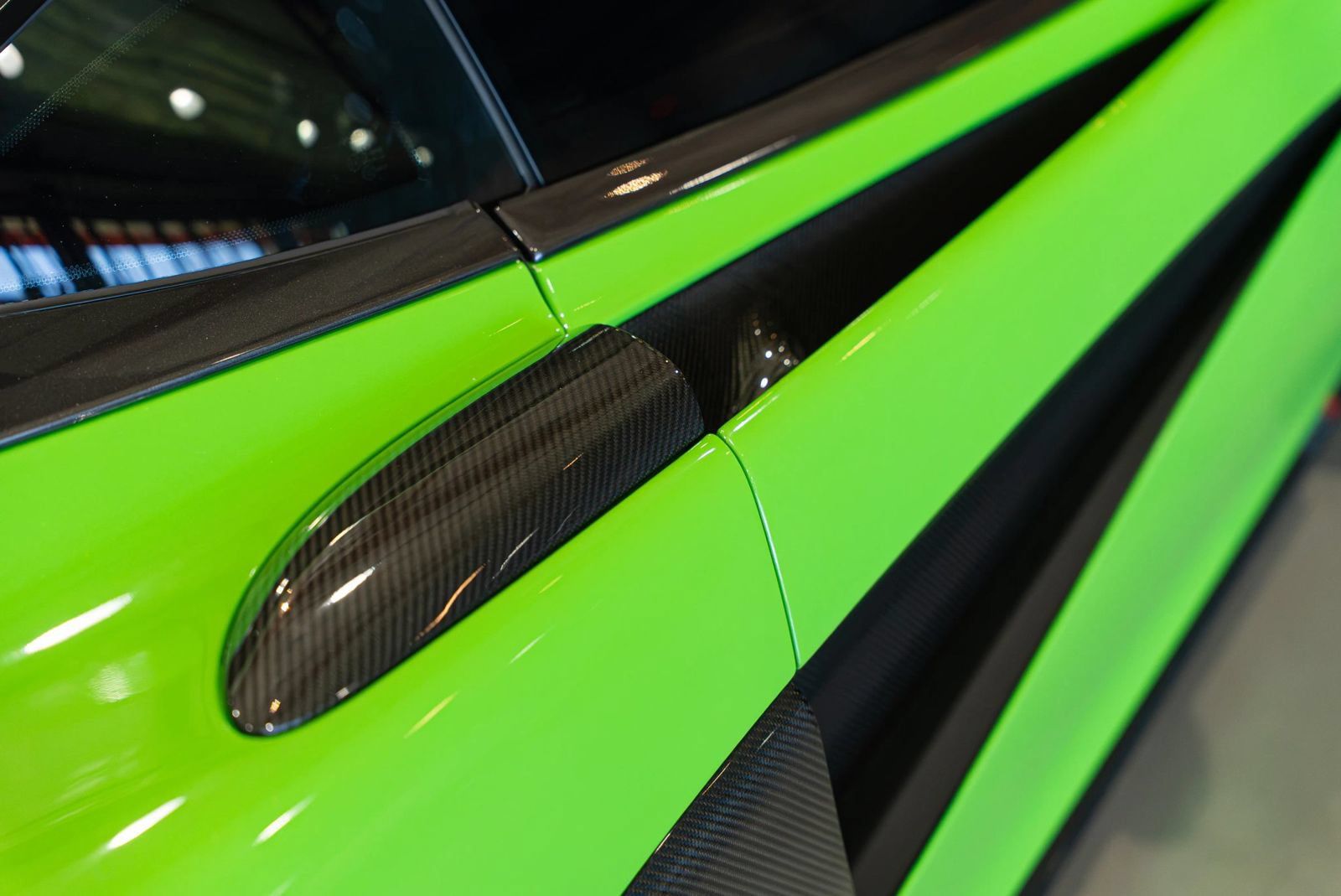 Used 2016 McLaren 570S Coupe RWD image 13
