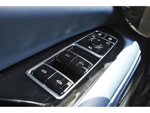 New 2026 Cadillac Optiq Sport 2 w/ LPO, ONYX Package AWD/4WD image 15
