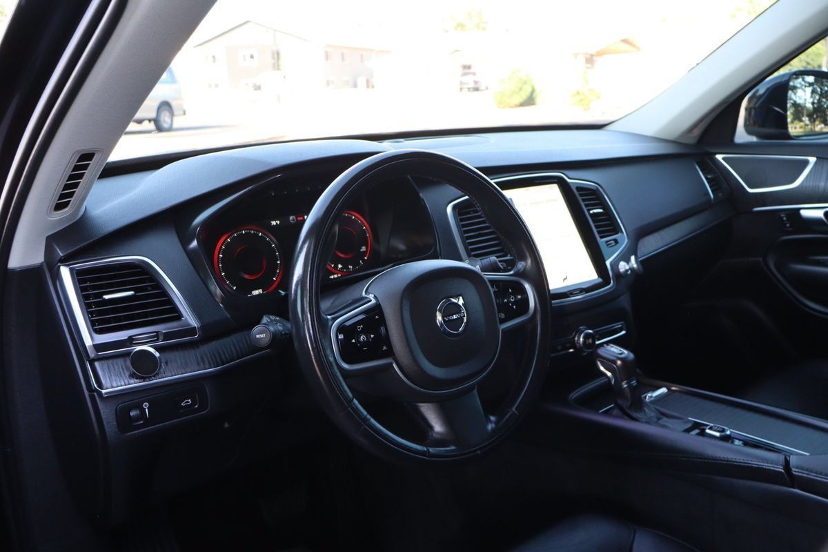 Used 2020 Volvo XC90 T5 Momentum AWD/4WD image 15