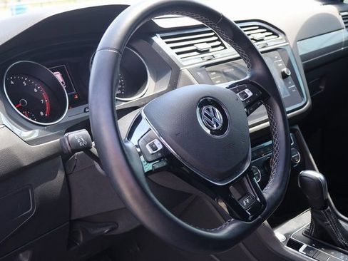 Used 2021 Volkswagen Tiguan SE R-Line image 20
