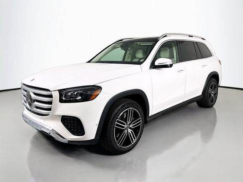 Used 2024 Mercedes-Benz GLS 450 4MATIC image 1