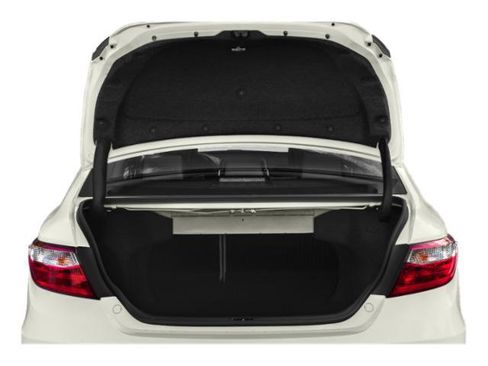 Used 2015 Toyota Camry SE w/ Moonroof Package FWD image 13