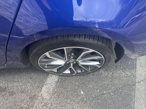 Used 2021 Toyota Corolla SE w/ SE Premium Package image 6