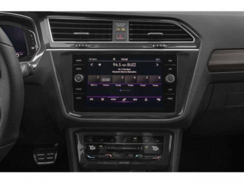 Used 2022 Volkswagen Tiguan SEL R-Line AWD/4WD image 10