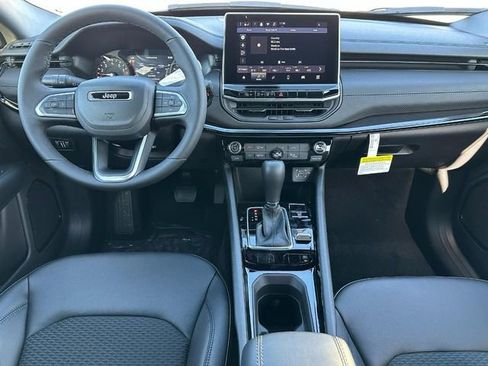 New 2026 Jeep Compass Latitude image 5