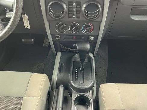 Used 2009 Jeep Wrangler Unlimited X RWD image 13