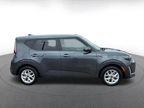 Used 2025 Kia Soul LX w/ LX Technology Package FWD image 13