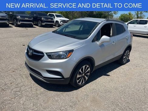 Used 2022 Buick Encore Preferred AWD/4WD image 2