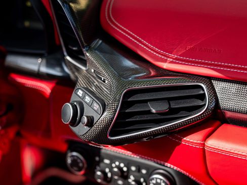 Used 2013 Ferrari 458 Spider image 29