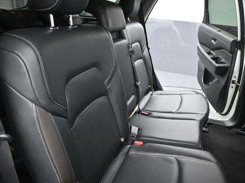 Used 2022 Nissan Pathfinder SL image 27