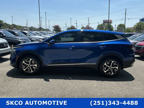 Used 2023 Kia Sportage EX FWD image 2