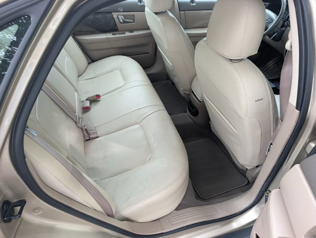 Used 2001 Ford Taurus SES FWD image 15