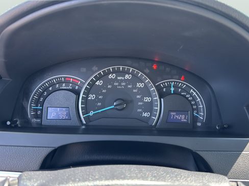 Used 2013 Toyota Camry LE FWD image 29