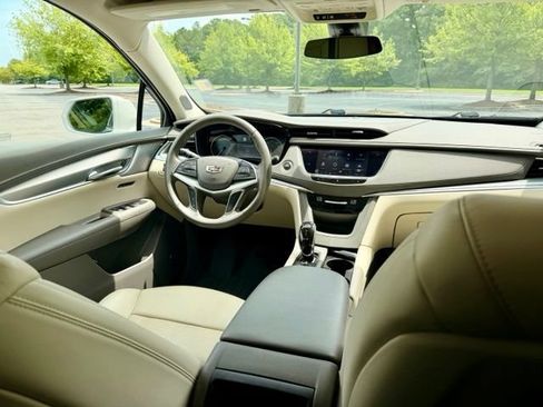 Used 2020 Cadillac XT5 Premium Luxury AWD/4WD image 19