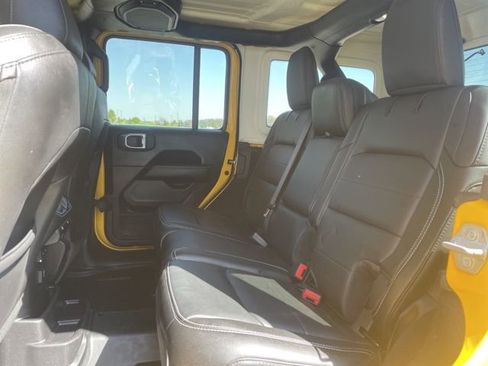 Used 2021 Jeep Wrangler Unlimited Sahara w/ Uconnect 4C Nav & Sound Group AWD/4WD image 9