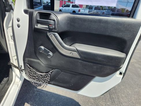 Used 2013 Jeep Wrangler Sport w/ Connectivity Group AWD/4WD image 11