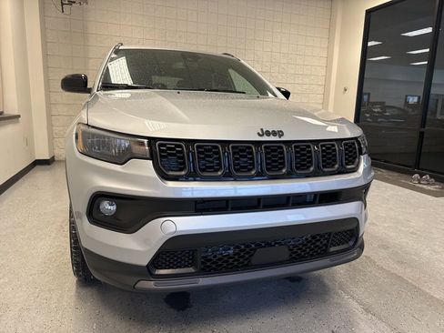 New 2026 Jeep Compass Latitude image 9