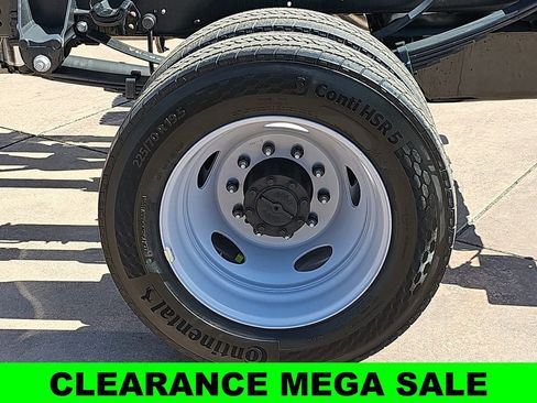 New 2025 Ford F550 4x4 Regular Cab Super Duty image 37