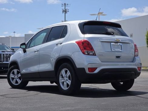 Used 2020 Chevrolet Trax LS w/ Tint and Cruise Package FWD image 11