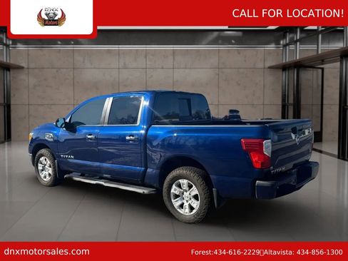 Used 2017 Nissan Titan SV image 3