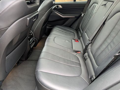 Used 2022 BMW X5 xDrive40i w/ M Sport Package image 29