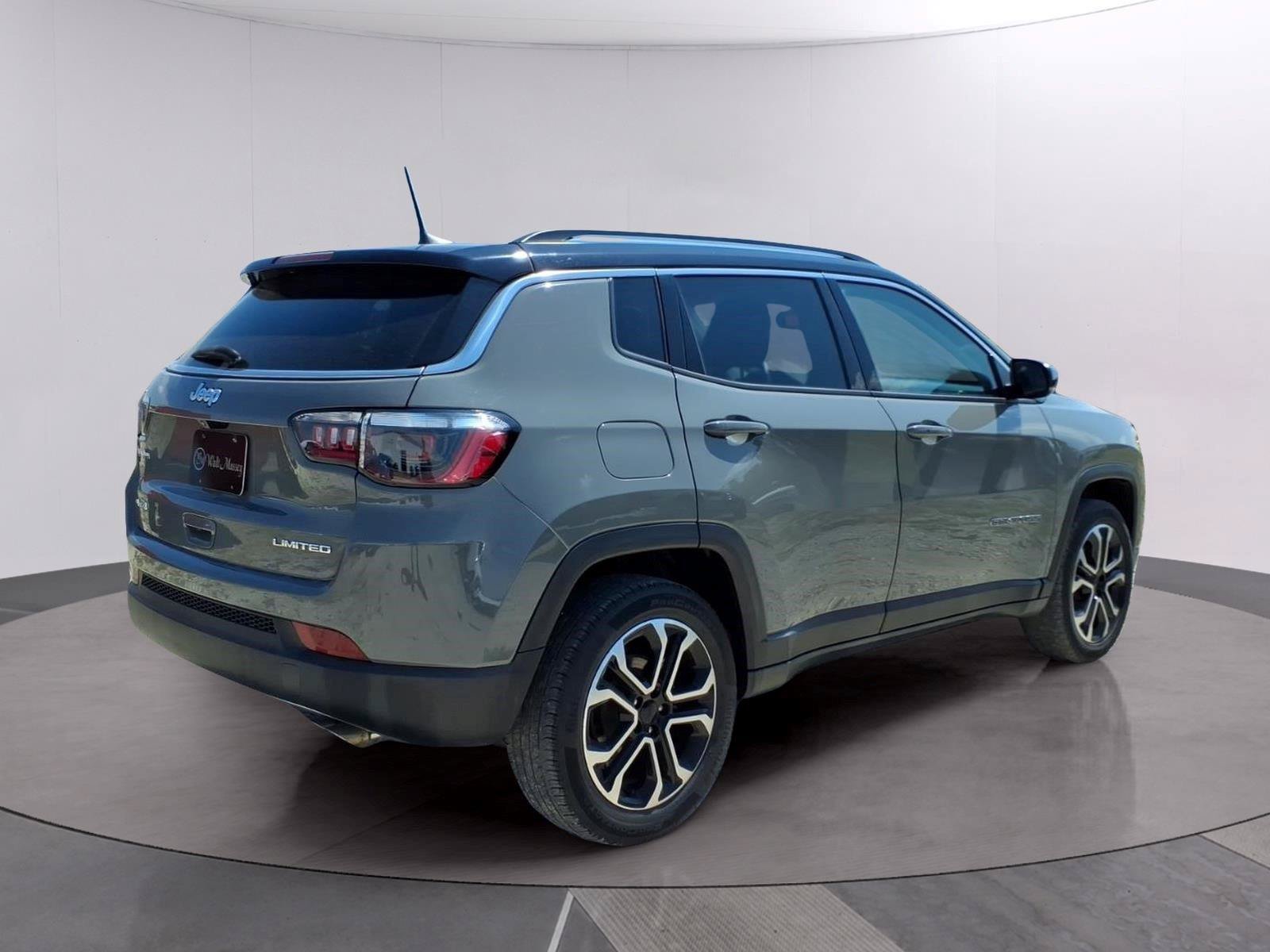 Used 2022 Jeep Compass Limited AWD/4WD image 5