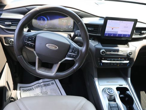 Used 2020 Ford Explorer Platinum AWD/4WD image 24