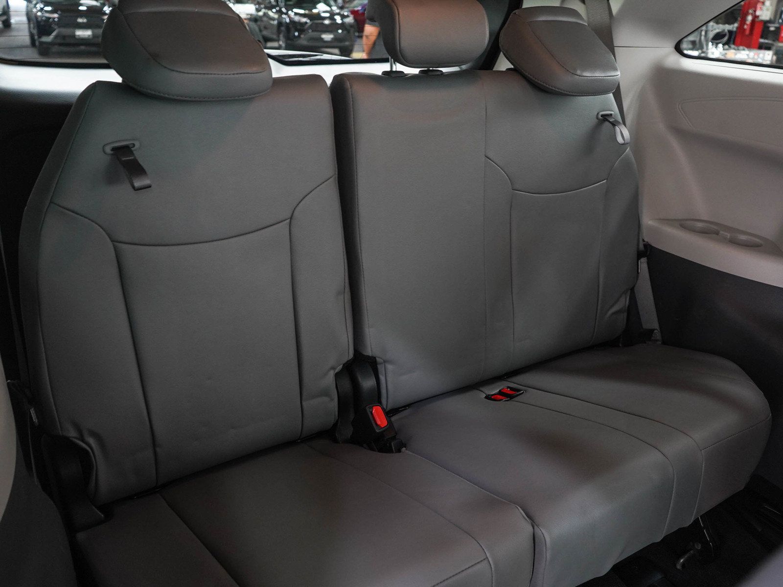 Used 2024 Toyota Sienna XLE AWD/4WD image 15