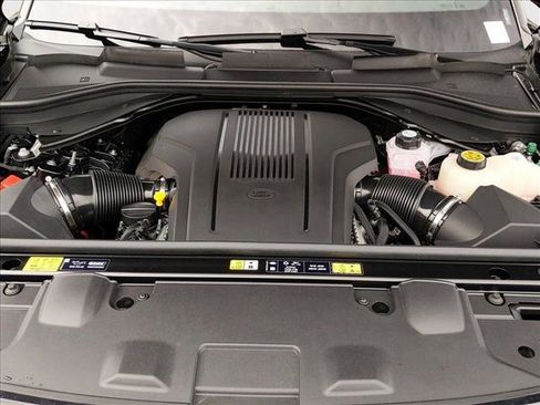 New 2025 Land Rover Range Rover Long Wheelbase SE image 19
