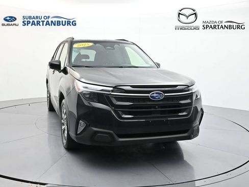 Used 2025 Subaru Forester Touring AWD/4WD image 1