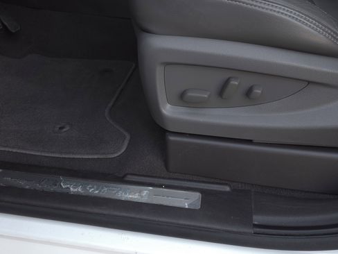 Used 2019 GMC Yukon XL Denali w/ Open Road Package image 11