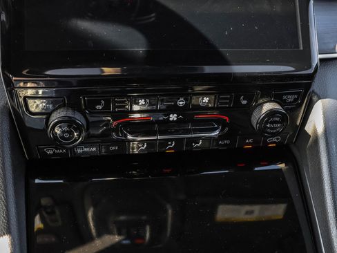 New 2025 Jeep Grand Cherokee Limited w/ Luxury Tech Group II image 19