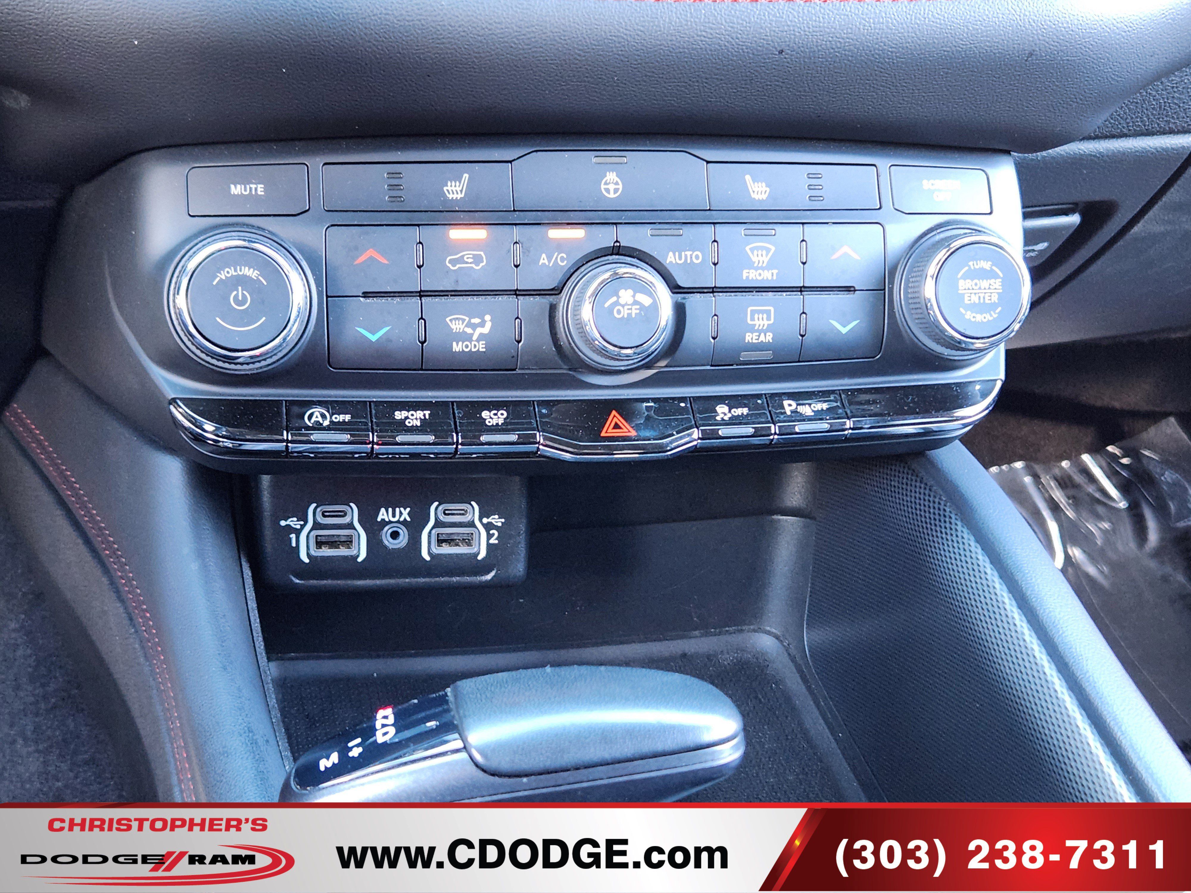 Used 2025 Dodge Durango GT AWD/4WD image 25