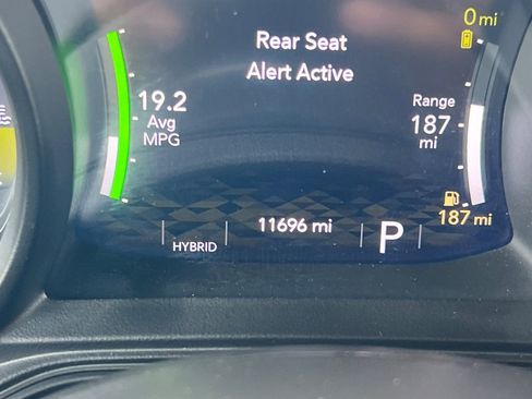 Used 2025 Jeep Wrangler Unlimited Sahara w/ Safety Group AWD/4WD image 25