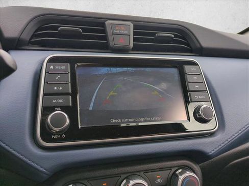 Used 2025 Nissan Versa SV image 12