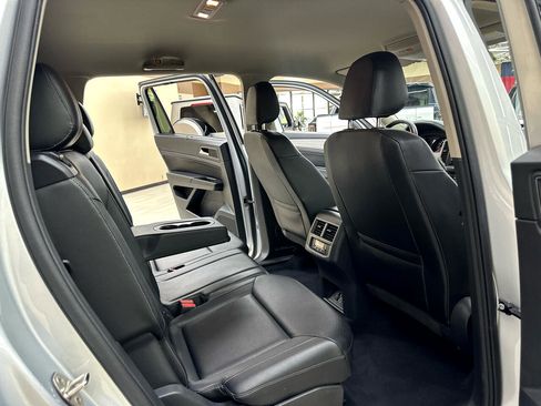 Used 2019 Volkswagen Atlas SE image 38