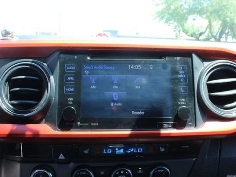 Used 2017 Toyota Tacoma TRD Off-Road AWD/4WD image 19
