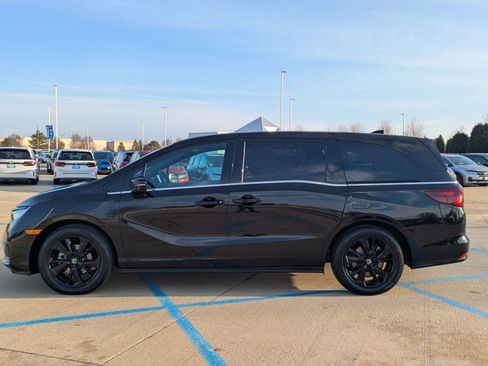Certified 2023 Honda Odyssey Sport image 9