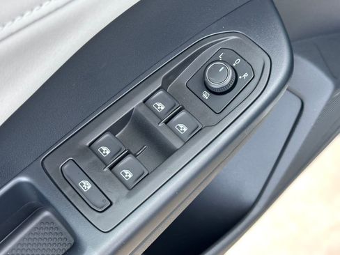 New 2026 Volkswagen Taos SE image 21