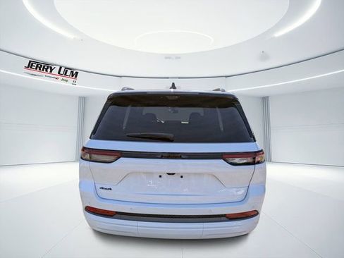 New 2026 Jeep Grand Cherokee Limited AWD/4WD image 4