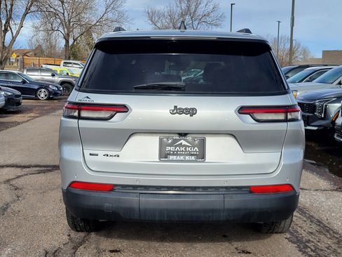 Used 2022 Jeep Grand Cherokee L Laredo image 11