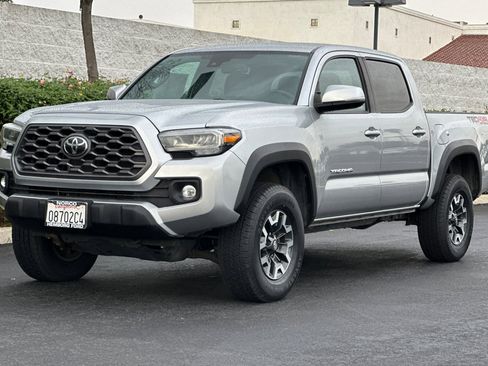 Used 2022 Toyota Tacoma TRD Off-Road image 8