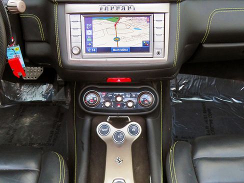 Used 2011 Ferrari California image 32