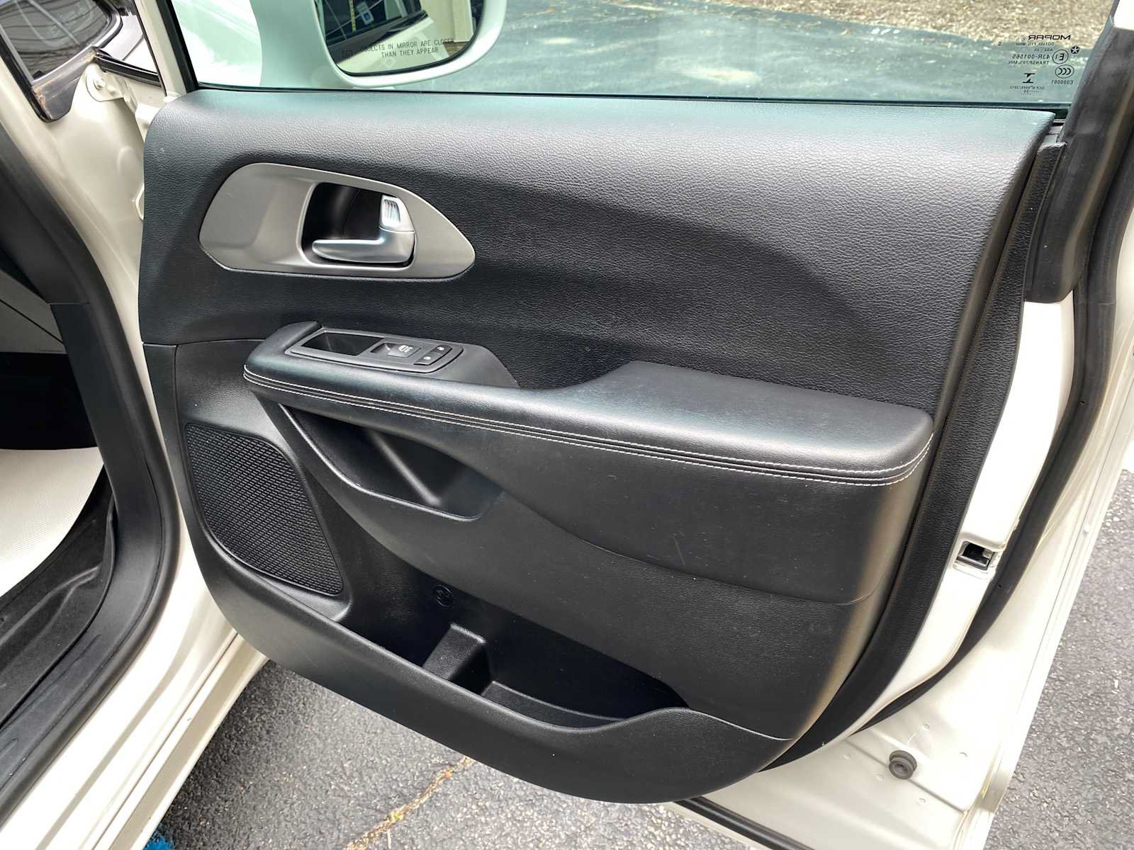 Used 2020 Chrysler Pacifica Touring-L AWD/4WD image 34