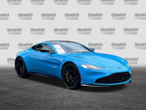 Used 2023 Aston Martin V8 Vantage Coupe RWD image 2