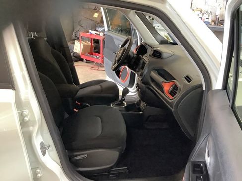 Used 2019 Jeep Renegade Sport AWD/4WD image 21